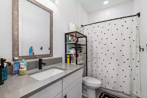 Bath - 1024 Fernleaf Run, Bradenton, FL 34212 photo 5 of 5