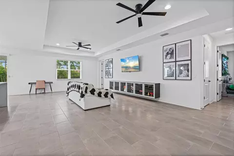 Entry Way - 1024 Fernleaf Run, Bradenton, FL 34212 photo 4 of 5