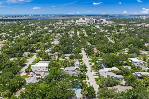 2440 Arlington St, Sarasota, FL 34239