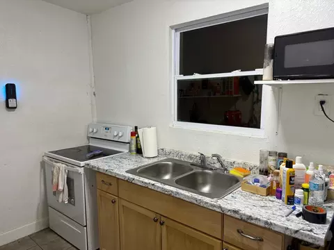 Kitchen - 2015 NW 46th Ave, Okeechobee, FL 34972 photo 5 of 5