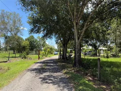 Exterior - 2015 NW 46th Ave, Okeechobee, FL 34972 photo 3 of 42
