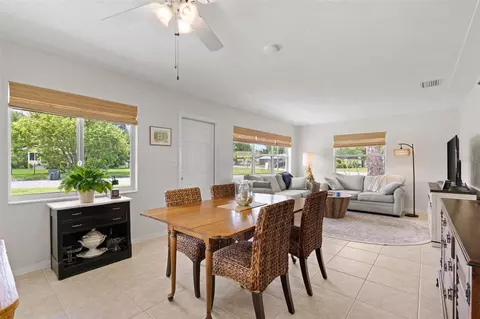 Dining - 2237 2nd Ave E, Bradenton, FL 34208 photo 1 of 3