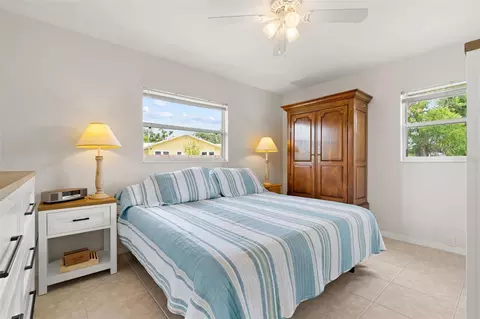 Bedroom - 2237 2nd Ave E, Bradenton, FL 34208 photo 1 of 4