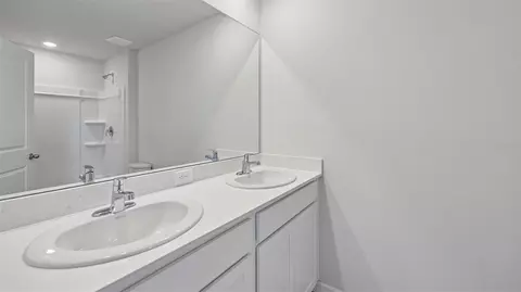 Bath - 1142 Bourbon Ave, Parrish, FL 34219 photo 1 of 3
