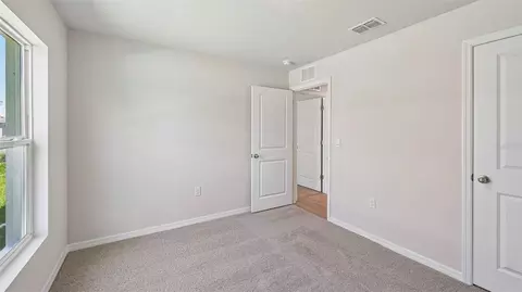 Bedroom - 1142 Bourbon Ave, Parrish, FL 34219 photo 4 of 11