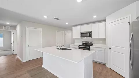 Kitchen - 1142 Bourbon Ave, Parrish, FL 34219 photo 3 of 5