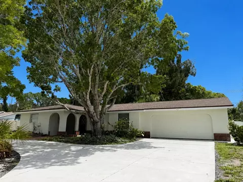 8228 Constance Dr, Sarasota, FL 34243