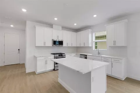 Kitchen - 18135 Cherished Loop, Bradenton, FL 34211 photo 1 of 4