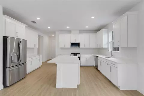 Kitchen - 18135 Cherished Loop, Bradenton, FL 34211 photo 3 of 4