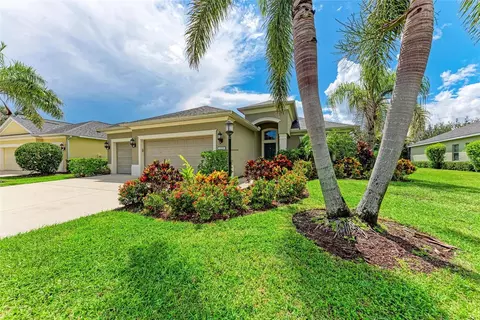 12051 Forest Park Cir, Bradenton, FL 34211