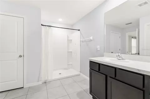 Bath - 10116 Charlotte Dr, Parrish, FL 34219 photo 1 of 2