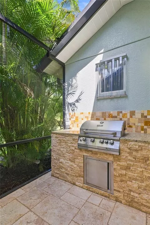 Kitchen - 11634 Old Cypress Cv, Parrish, FL 34219 photo 6 of 8