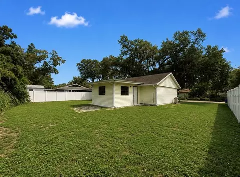 Exterior - 2336 Java Plum Ave, Sarasota, FL 34232 photo 3 of 8