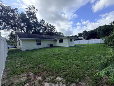 Exterior - 2336 Java Plum Ave, Sarasota, FL 34232 photo 5 of 8