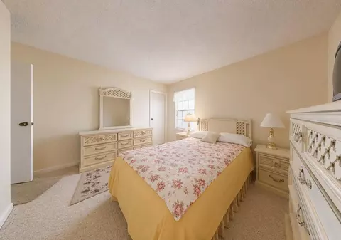 Bedroom - 2336 Java Plum Ave, Sarasota, FL 34232 photo 2 of 4