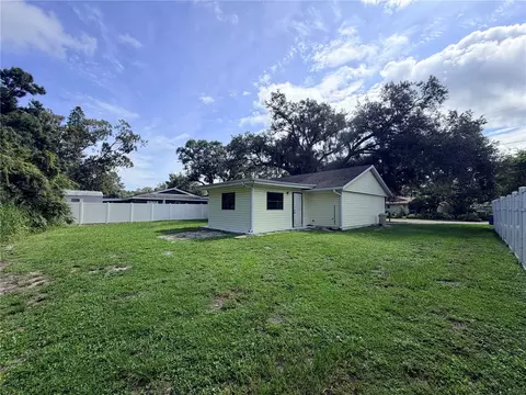 Exterior - 2336 Java Plum Ave, Sarasota, FL 34232 photo 6 of 8