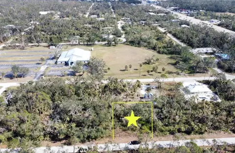 426 Lemoyne St, Port Charlotte, FL 33954