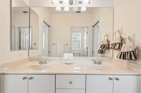 Bath - 403 Lansbrook Dr, Venice, FL 34292 photo 9 of 9
