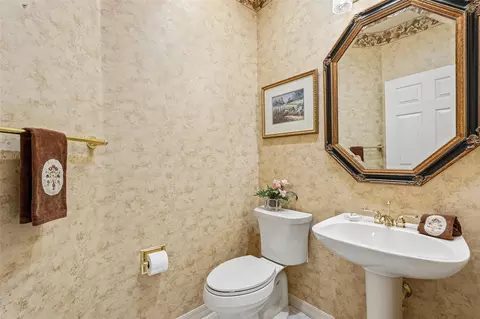 Bath - 403 Lansbrook Dr, Venice, FL 34292 photo 1 of 9