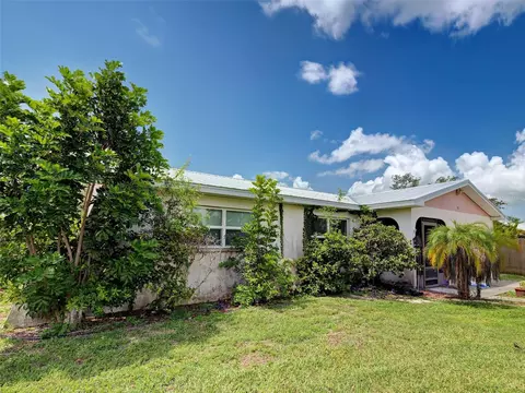 Exterior - 355 Trinity Rd, Venice, FL 34293 photo 3 of 13