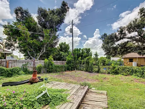 Exterior - 355 Trinity Rd, Venice, FL 34293 photo 5 of 13
