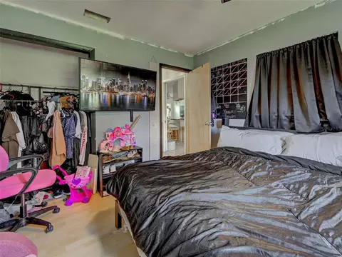 Bedroom - 355 Trinity Rd, Venice, FL 34293 photo 2 of 5