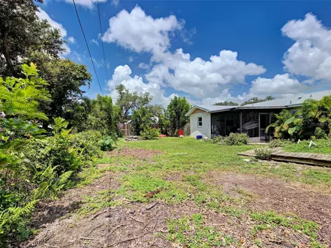 Exterior - 355 Trinity Rd, Venice, FL 34293 photo 8 of 13
