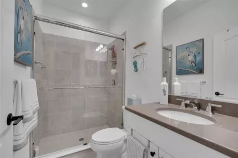 Bath - 3321 Woodmont Dr, Parrish, FL 34219 photo 4 of 7