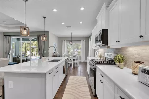 Kitchen - 3321 Woodmont Dr, Parrish, FL 34219 photo 8 of 8