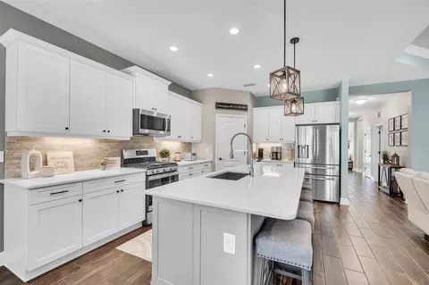 Kitchen - 3321 Woodmont Dr, Parrish, FL 34219 photo 3 of 8