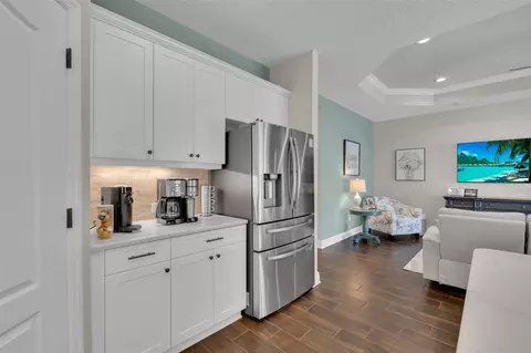Kitchen - 3321 Woodmont Dr, Parrish, FL 34219 photo 7 of 8
