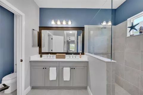 Bath - 3321 Woodmont Dr, Parrish, FL 34219 photo 1 of 7