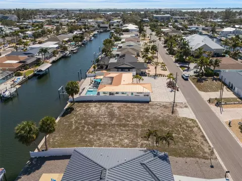 4007 Coconut Ter, Bradenton, FL 34210 photo 3