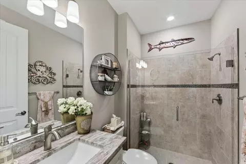 Bath - 7608 Viola Loop, Bradenton, FL 34202 photo 7 of 8