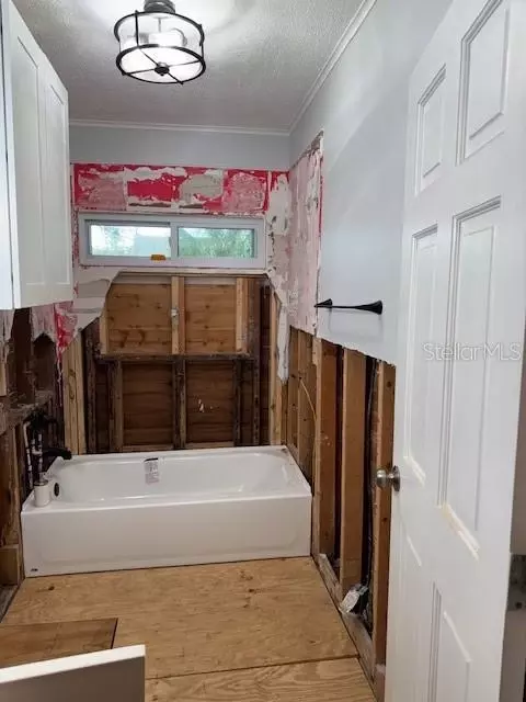 Bath - 1815 2nd Ave E, Bradenton, FL 34208 photo 3 of 6