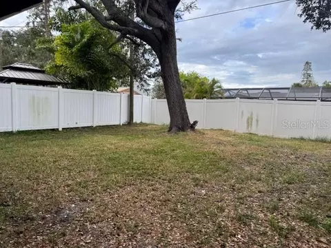 Exterior - 1815 2nd Ave E, Bradenton, FL 34208 photo 3 of 4