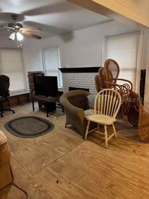 Living - 1815 2nd Ave E, Bradenton, FL 34208 photo 2 of 5
