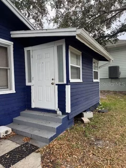 Exterior - 1815 2nd Ave E, Bradenton, FL 34208 photo 2 of 4