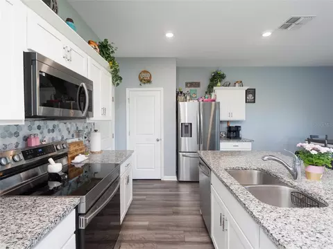 Kitchen - 9019 Waxwing Way, Parrish, FL 34219 photo 2 of 8