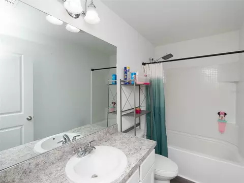 Bath - 9019 Waxwing Way, Parrish, FL 34219 photo 2 of 3