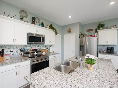 Kitchen - 9019 Waxwing Way, Parrish, FL 34219 photo 1 of 8