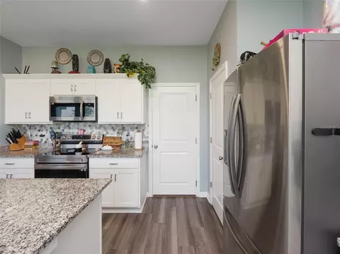 Kitchen - 9019 Waxwing Way, Parrish, FL 34219 photo 5 of 8