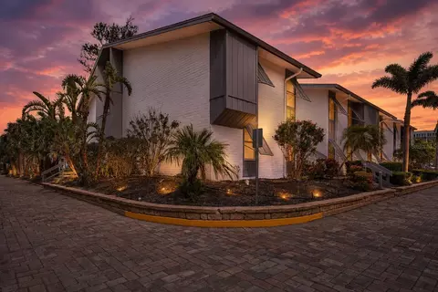 1141 W Peppertree Dr #1141, Sarasota, FL 34242