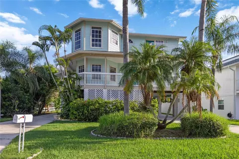 13951 Harbor View Dr, Seminole, FL 33776