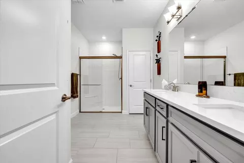 Bath - 14314 17th Ct E, Parrish, FL 34219 photo 5 of 7