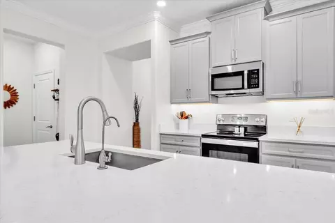 Kitchen - 14314 17th Ct E, Parrish, FL 34219 photo 12 of 13