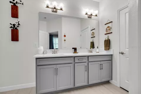 Bath - 14314 17th Ct E, Parrish, FL 34219 photo 3 of 7