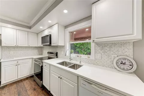 Kitchen - 4907 Kilty Ct E, Bradenton, FL 34203 photo 3 of 5