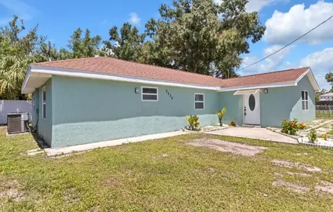 2839 Olympic St, Sarasota, FL 34231