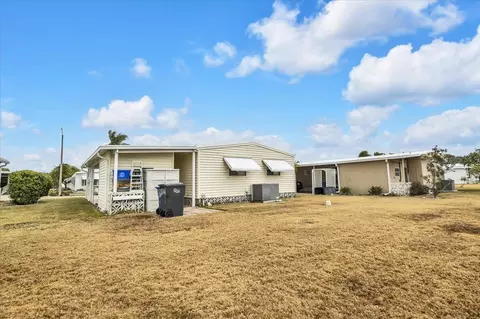 Exterior - 808 53rd Ave E #209, Bradenton, FL 34203 photo 15 of 16